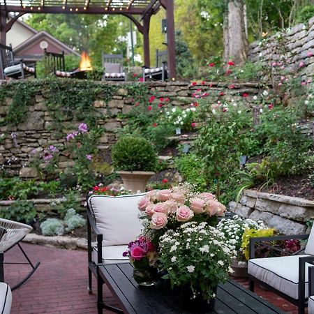 Inn At Rose Hall Eureka Springs Exterior photo